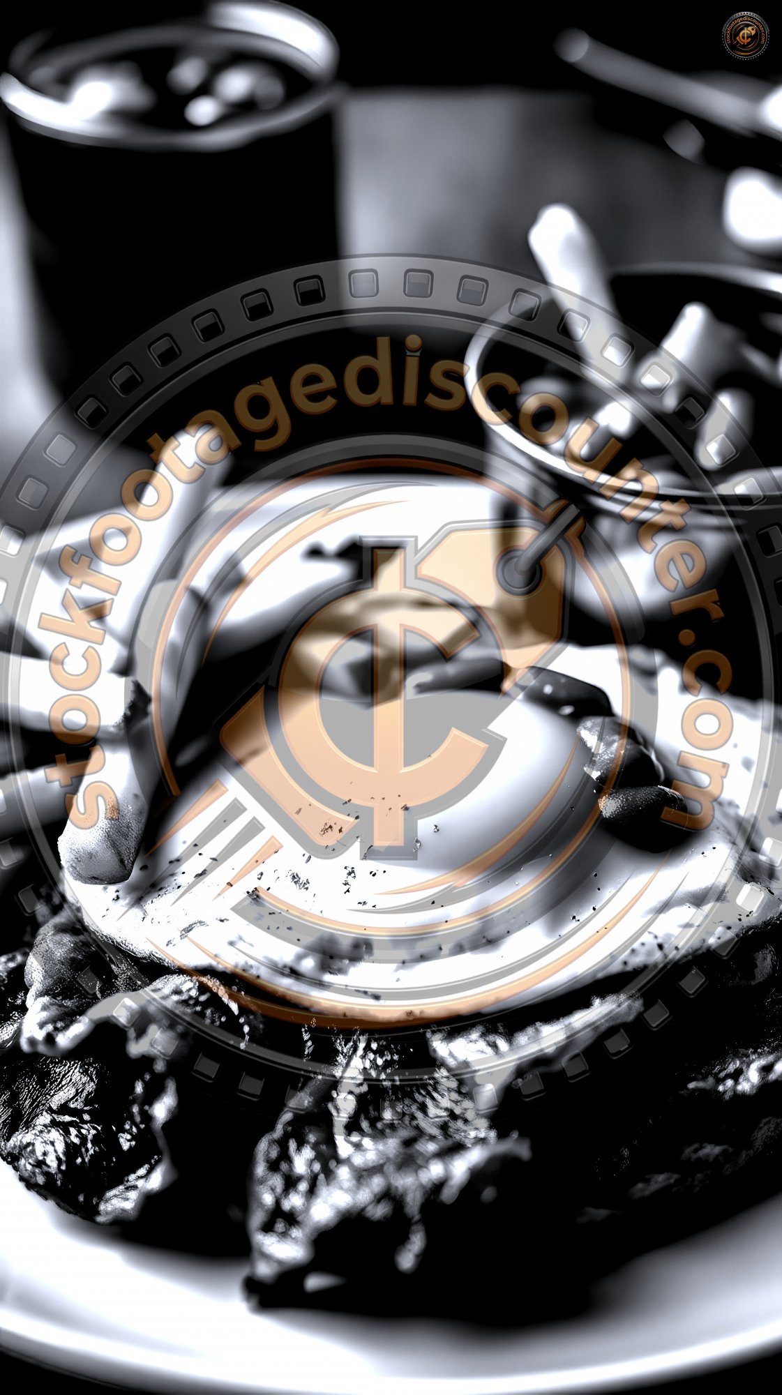 D e l i c i o u s   b r e a k f a s t   f e a t u r i n g   f r i e d   e g g ,   c r i s p y   b a c o n ,   a n d   g o l d e n   F r e n c h   f r i e s   s e r v e d   w i t h   b a k e d   b e a n s